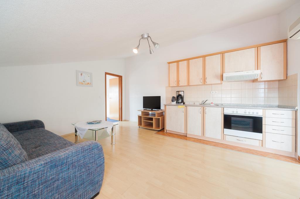 Apartmenthaus Hana Karlobag Ngoại thất bức ảnh