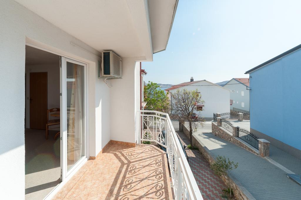 Apartmenthaus Hana Karlobag Ngoại thất bức ảnh