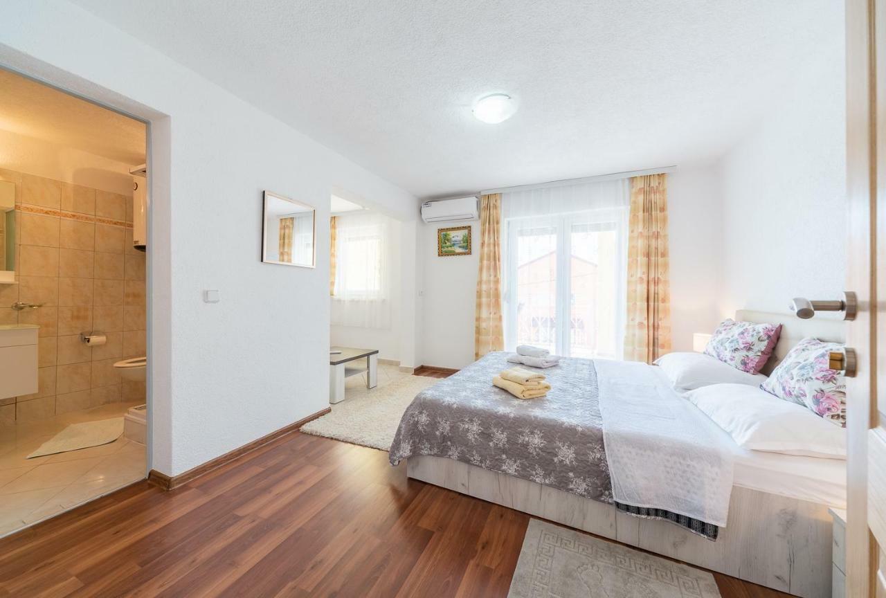 Apartmenthaus Hana Karlobag Ngoại thất bức ảnh