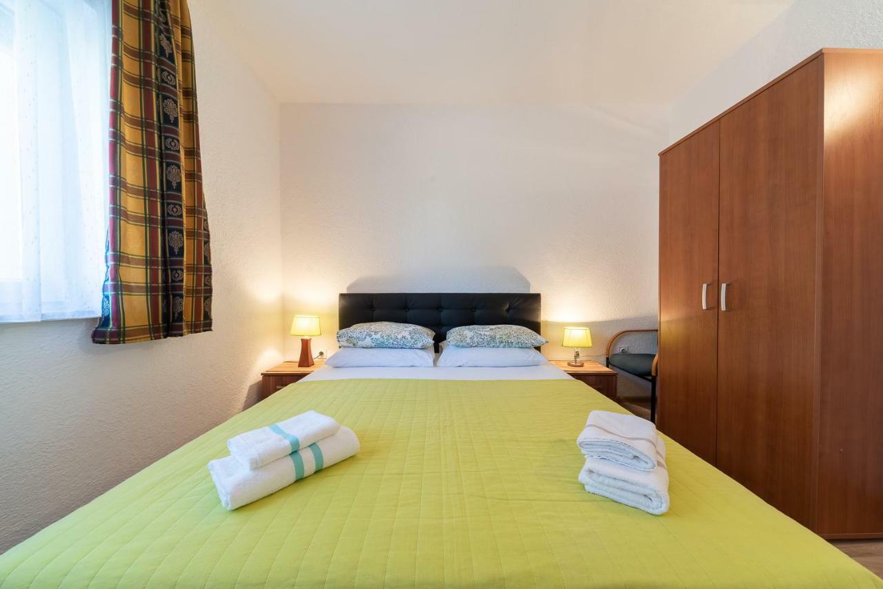 Apartmenthaus Hana Karlobag Ngoại thất bức ảnh
