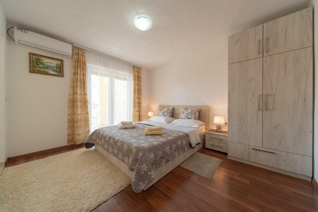 Apartmenthaus Hana Karlobag Ngoại thất bức ảnh