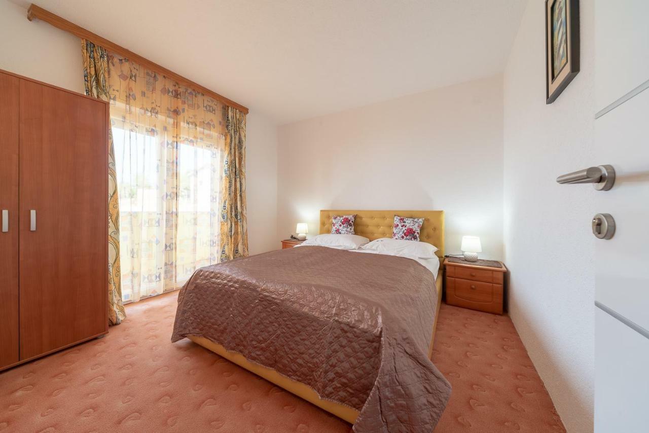 Apartmenthaus Hana Karlobag Ngoại thất bức ảnh